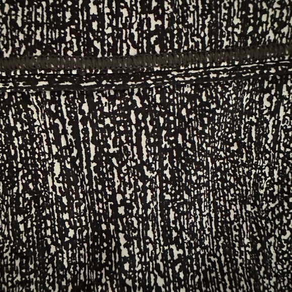 Lululemon skirt - Picture 5 of 7